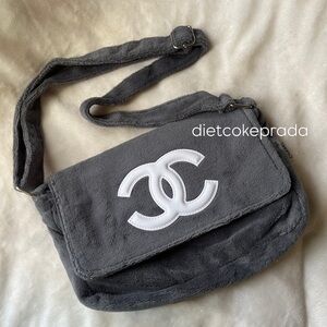 ⭐️ FIRM PRICE ⭐️ Authentic Chanel Terrycloth Makeup Bag